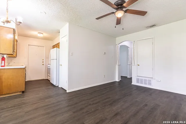 4910 TENNYSON DR San Antonio, TX 78217