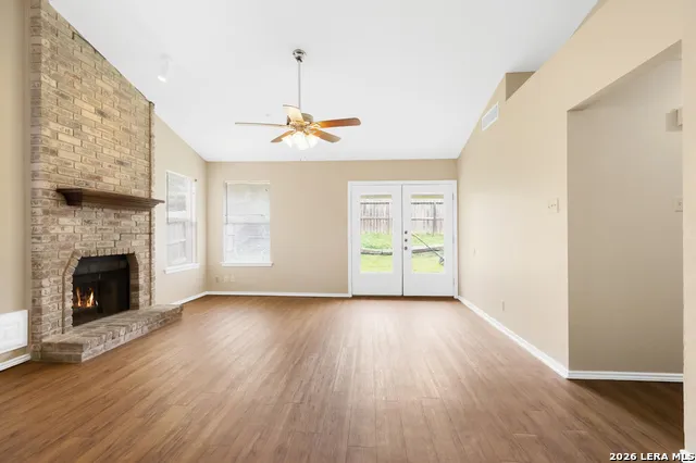 8007 Forest Crossing Live Oak, TX 78233