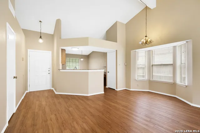 8007 Forest Crossing Live Oak, TX 78233