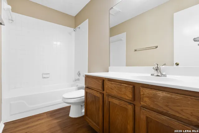8007 Forest Crossing Live Oak, TX 78233