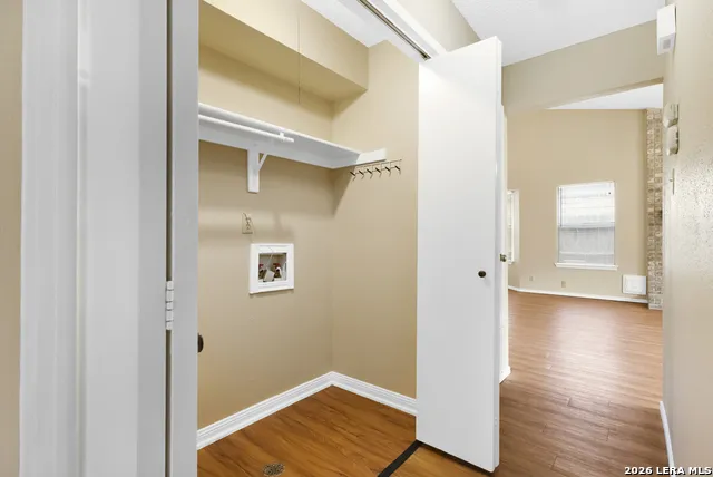 8007 Forest Crossing Live Oak, TX 78233