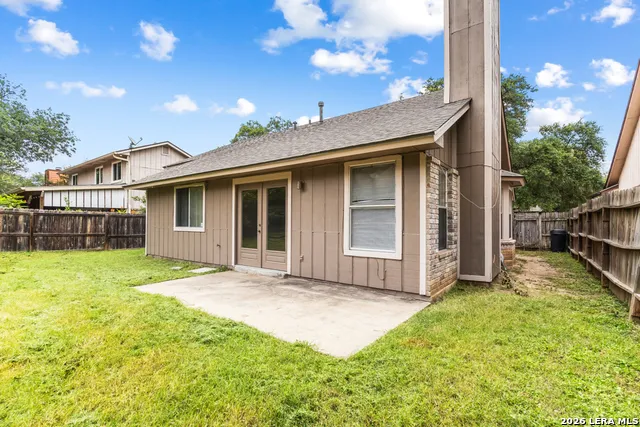 8007 Forest Crossing Live Oak, TX 78233