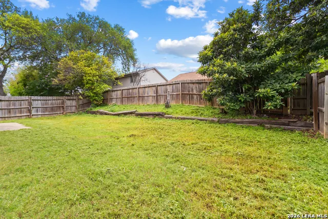 8007 Forest Crossing Live Oak, TX 78233
