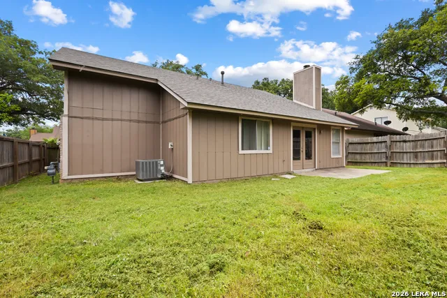 8007 Forest Crossing Live Oak, TX 78233
