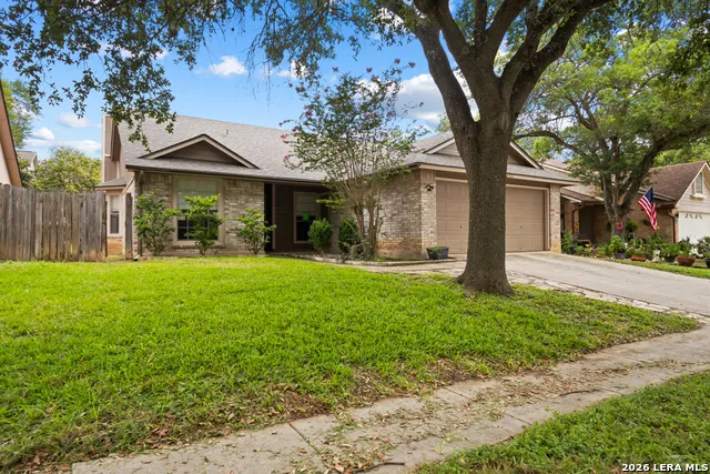 8007 Forest Crossing Live Oak, TX 78233