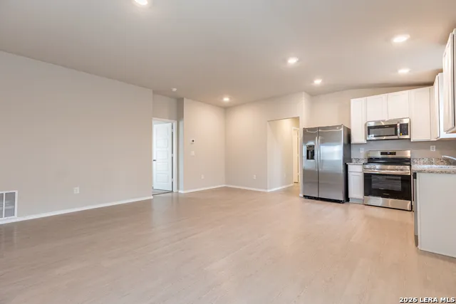 8807 OSPREY TRL San Antonio, TX 78222