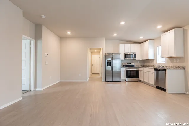 8807 OSPREY TRL San Antonio, TX 78222