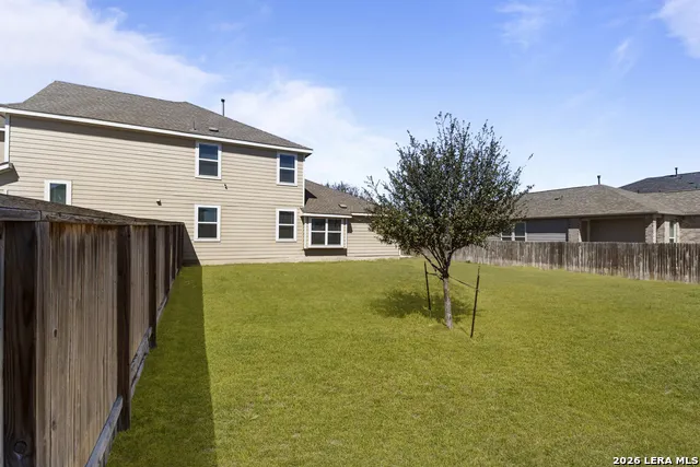 4837 PARK GLN Marion, TX 78124