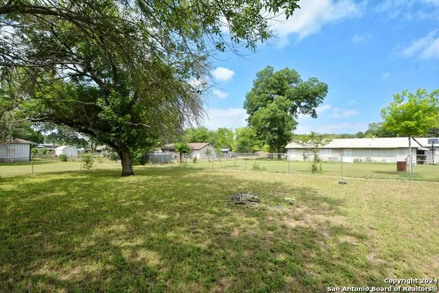 823 SERNA DR New Braunfels, TX 78130