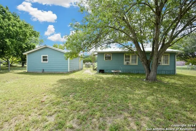 823 SERNA DR New Braunfels, TX 78130