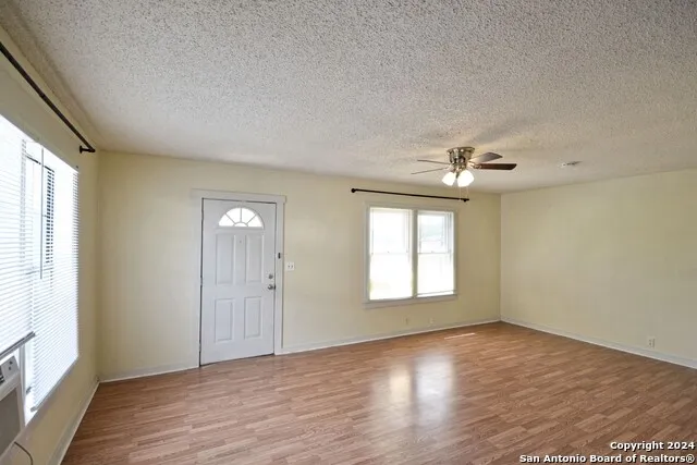 823 SERNA DR New Braunfels, TX 78130