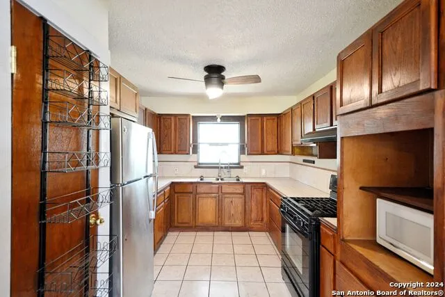 823 SERNA DR New Braunfels, TX 78130