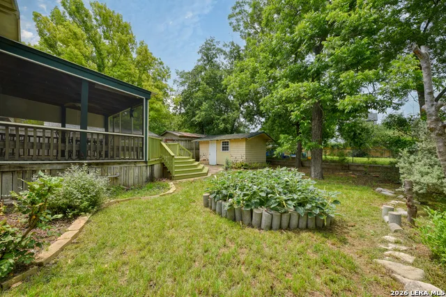 222 S ACADEMY AVE New Braunfels, TX 78130