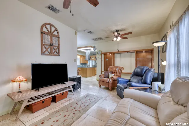 222 S ACADEMY AVE New Braunfels, TX 78130
