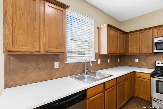 157 CARMEL DR Cibolo, TX 78108