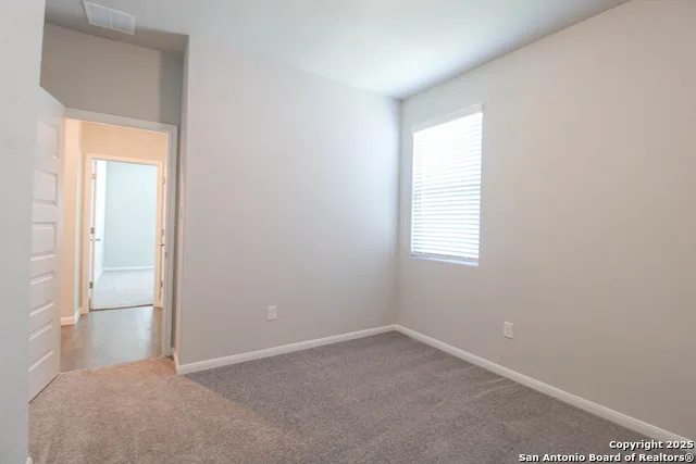 3713 Tripps Seguin, TX 78155