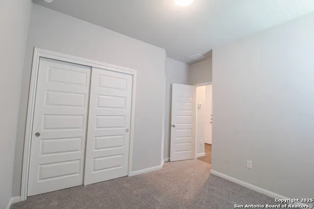 3713 Tripps Seguin, TX 78155