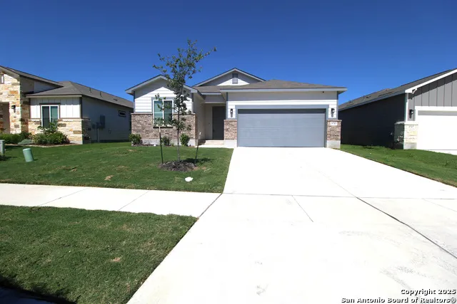3713 Tripps Seguin, TX 78155
