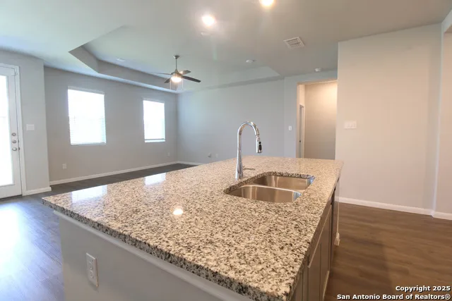 3713 Tripps Seguin, TX 78155