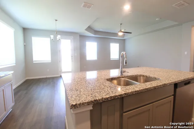 3713 Tripps Seguin, TX 78155