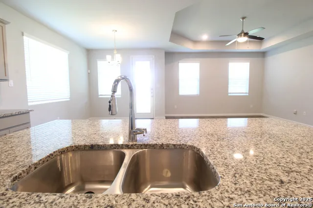 3713 Tripps Seguin, TX 78155