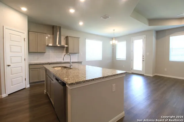 3713 Tripps Seguin, TX 78155