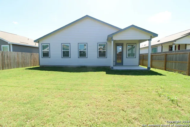 3713 Tripps Seguin, TX 78155