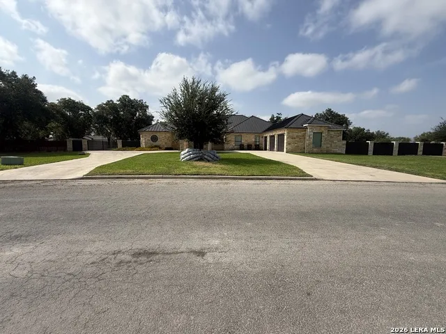 63 Eagle Nest Eagle Pass, TX 78852