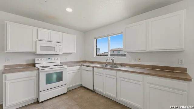 3248 NORTHWEST BLVD New Braunfels, TX 78130
