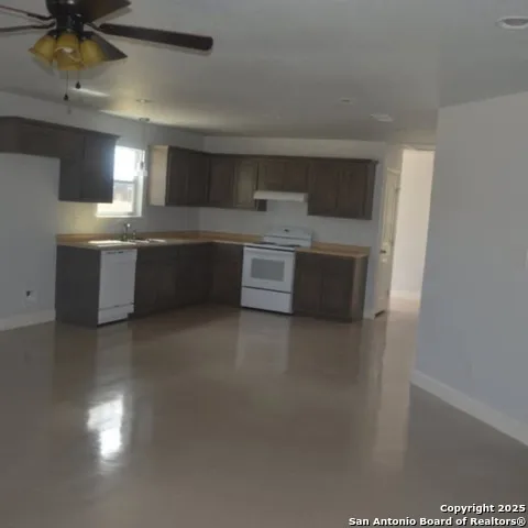 14848 Lytle Somerset Lytle, TX 78052
