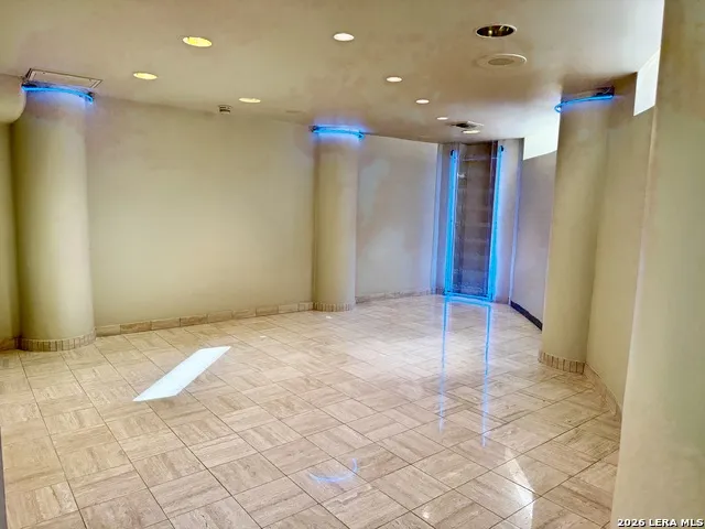 1020 Navarro San Antonio, TX 78205