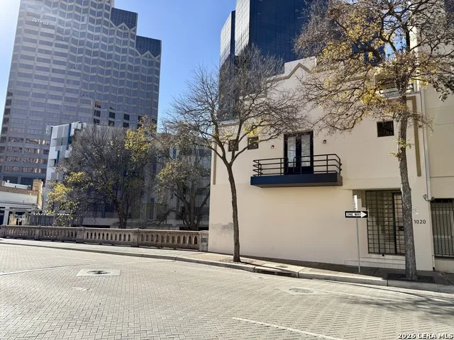 1020 Navarro San Antonio, TX 78205