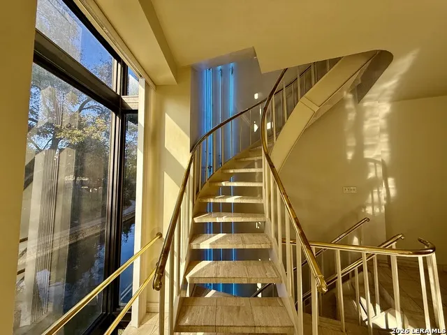 1020 Navarro San Antonio, TX 78205