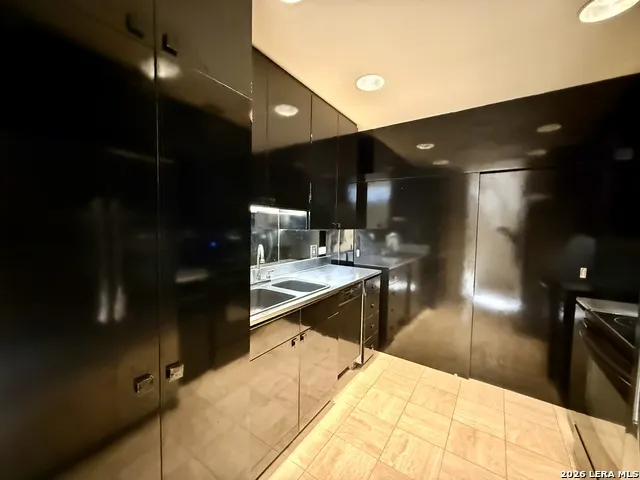 1020 Navarro San Antonio, TX 78205