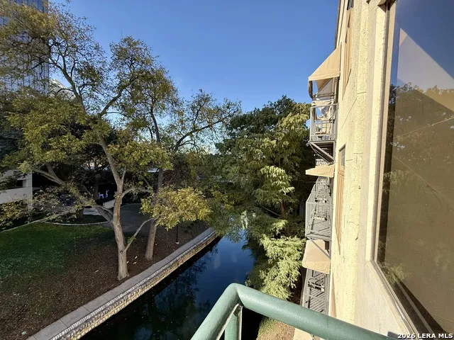1020 Navarro San Antonio, TX 78205