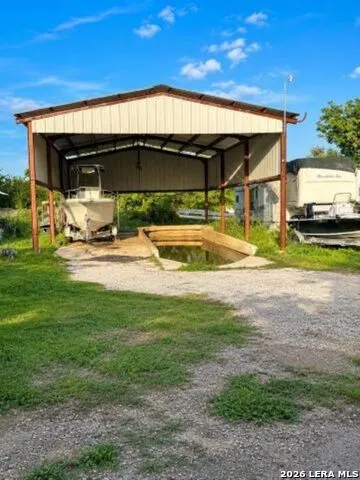 2352 S WW White San Antonio, TX 78222