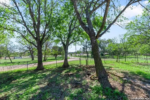 6268 Highway 27 Kerrville, TX 78028