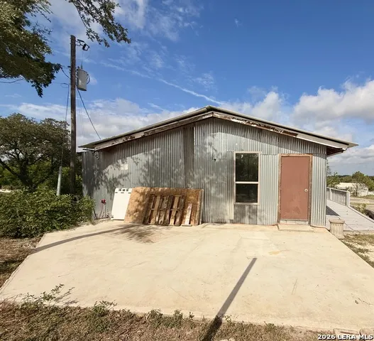 9702 State Highway 16 Pipe Creek, TX 78063
