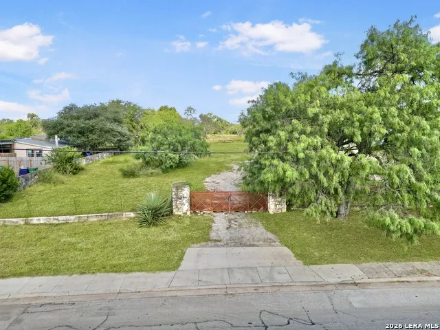 4347 COMMERCIAL AVE San Antonio, TX 78221