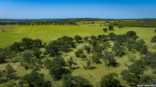 9978 hay spring Fredonia, TX 76842
