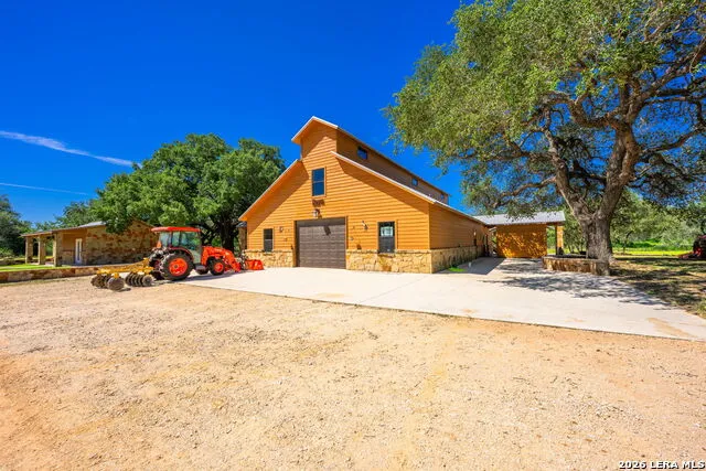 3355 Jim Brite Rd Pleasanton, TX 78064