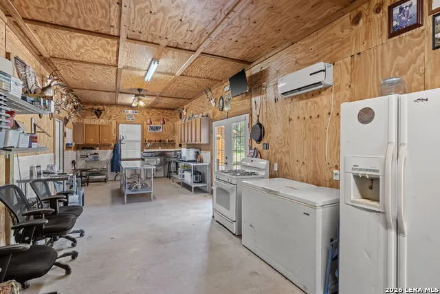 3355 Jim Brite Rd Pleasanton, TX 78064