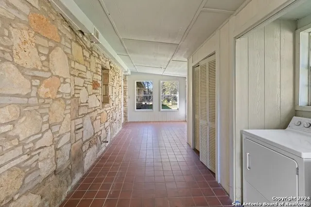 6268 Highway 27 Center Point, TX 78010