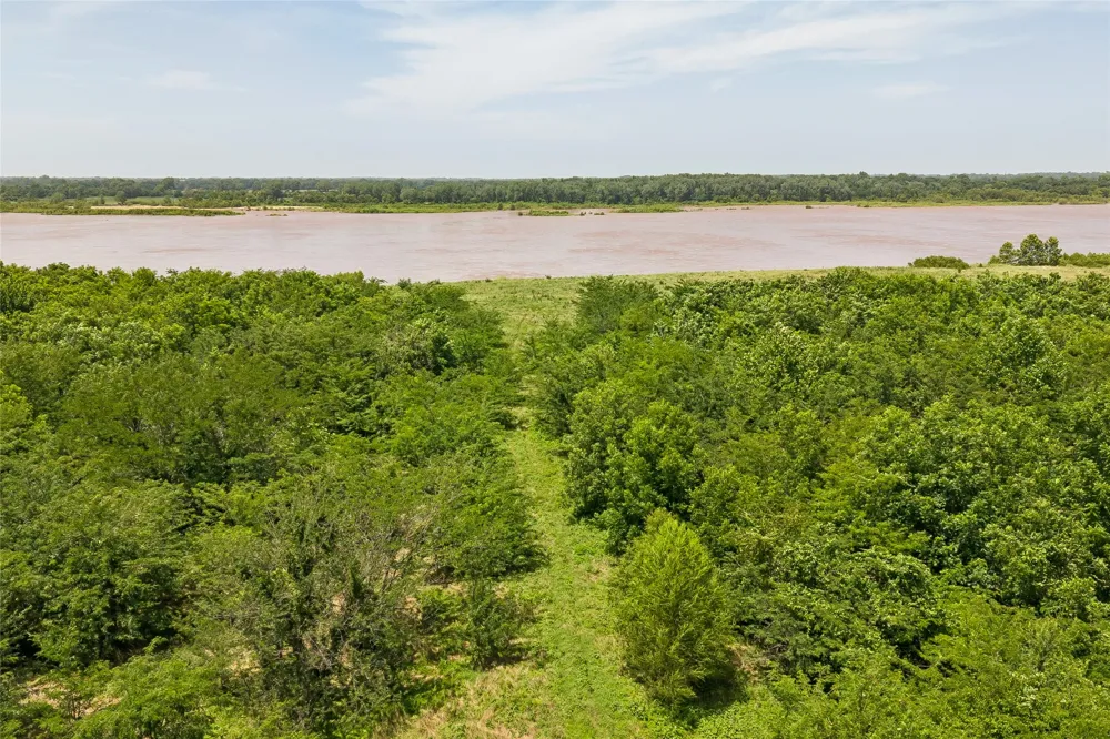 2 W Fern Mountain Road Muskogee, OK 74401