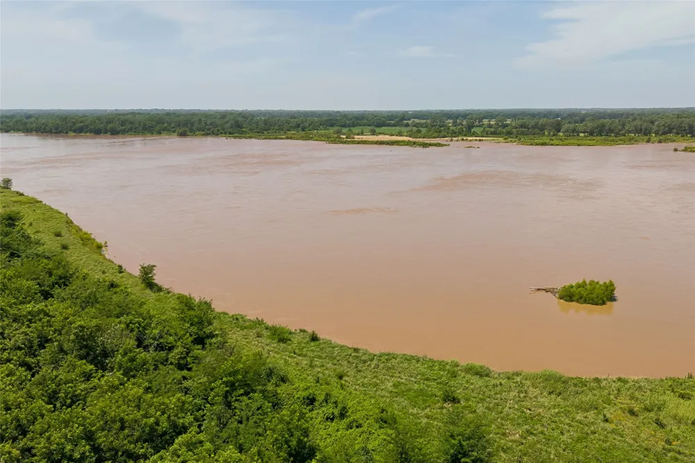2 W Fern Mountain Road Muskogee, OK 74401