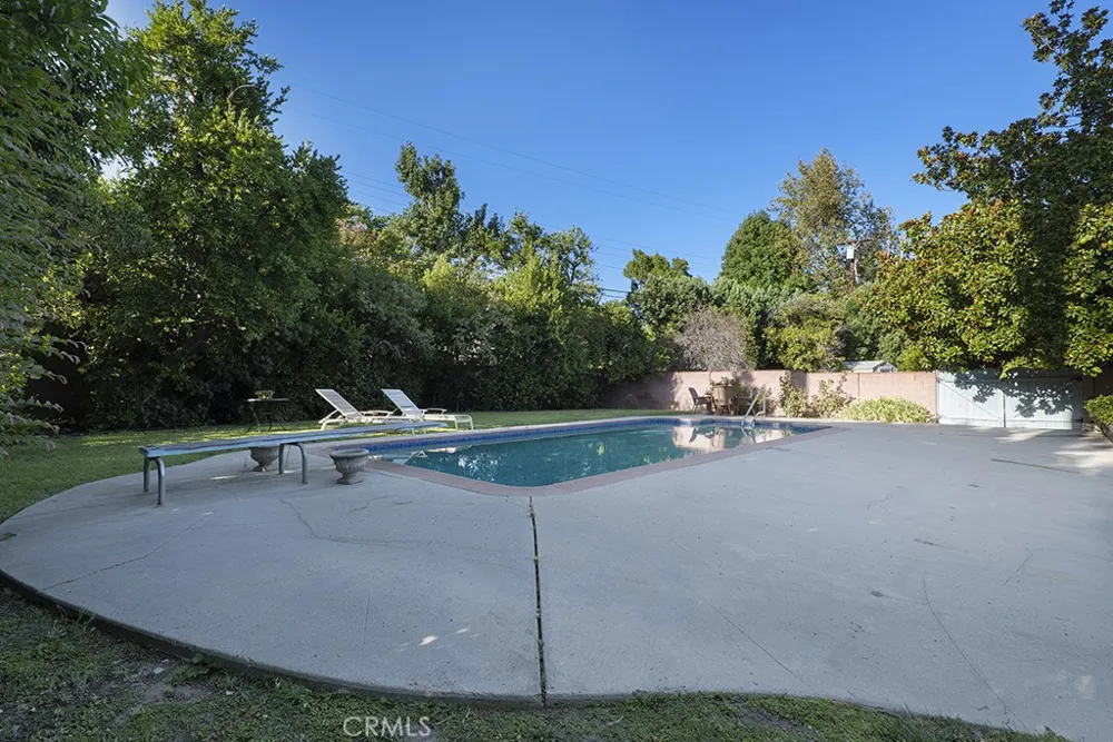 19309 Itasca Northridge, CA 91324