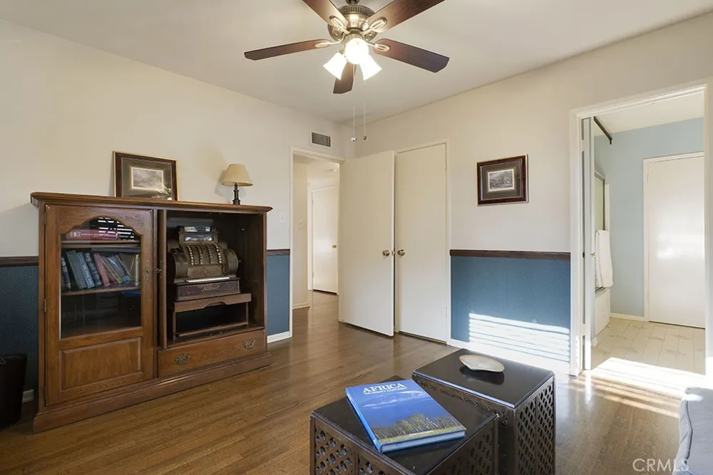 19309 Itasca Northridge, CA 91324