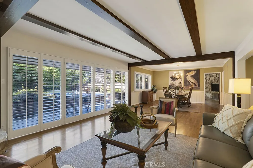19309 Itasca Northridge, CA 91324