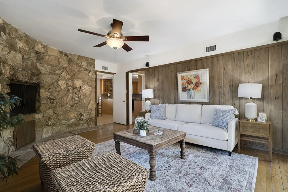 19309 Itasca Northridge, CA 91324