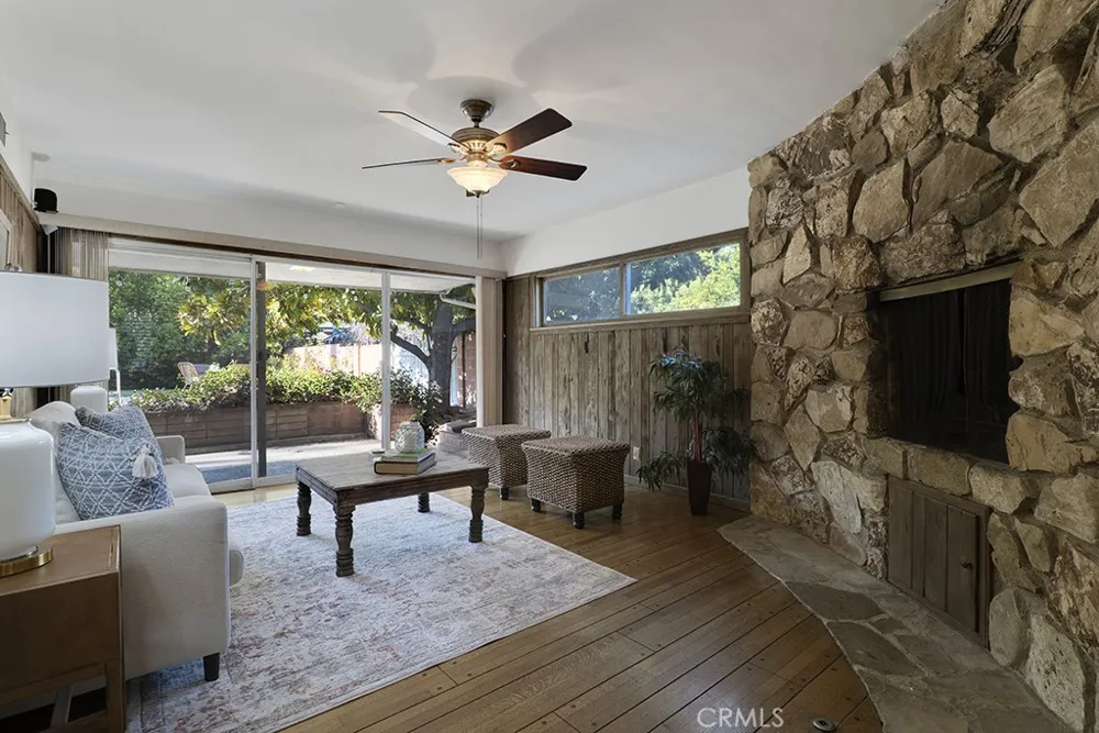 19309 Itasca Northridge, CA 91324